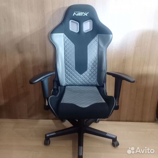 Компьютерное кресло игровое DxRacer NEX