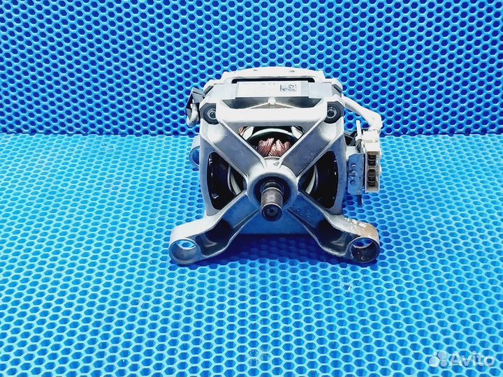 Двигатель стиральной машины Ariston Indesit