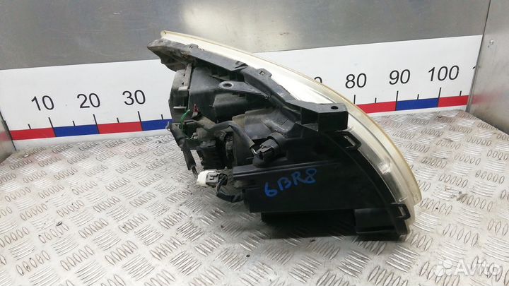 Фара Toyota Avensis T25 (2003-2008)