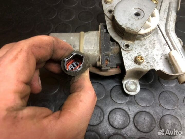 Стеклоподъемник передний правый Ssang yong Rexton