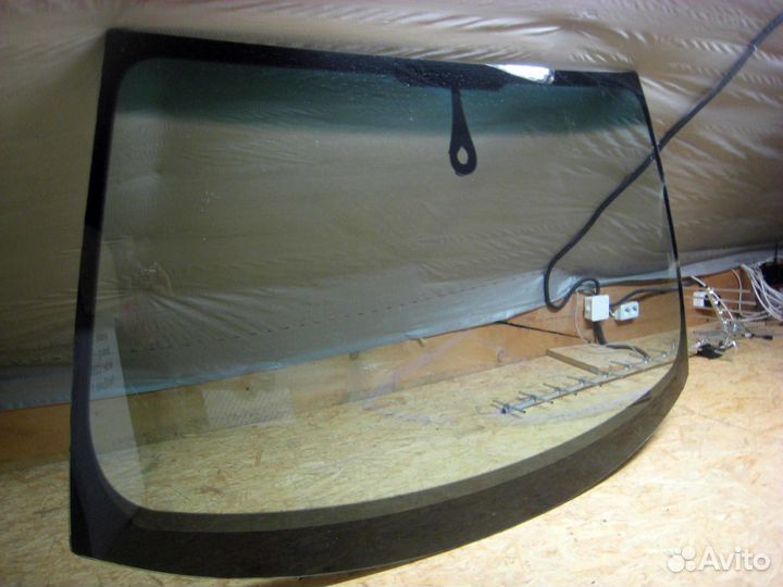 Лобовое стекло на Ауди А-4