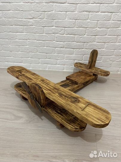 Самолет деревянный