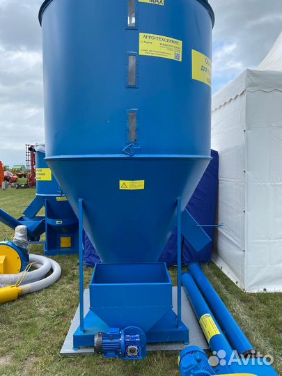 Кормосмеситель шнековый