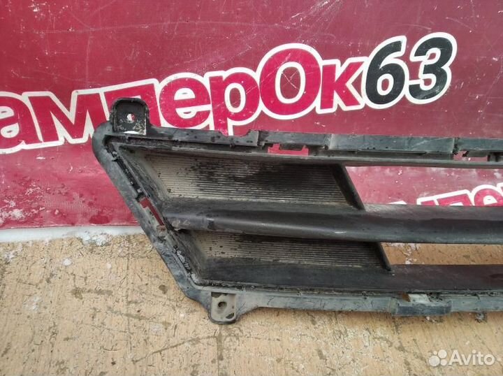 Hyundai Solaris 2014 решетка бампера б/у оригинал