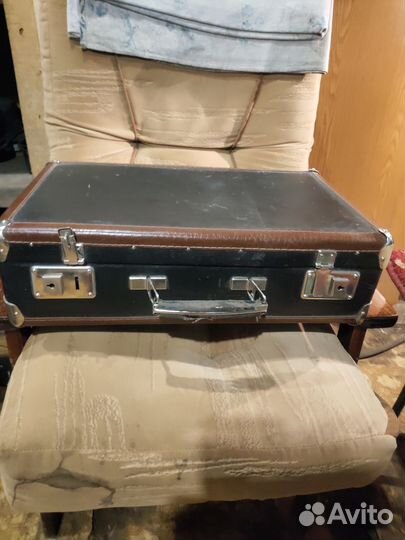 Чемодан старинный