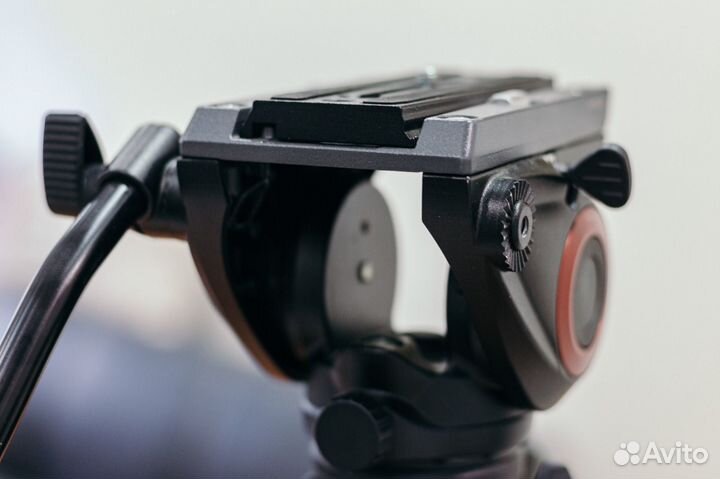 Штативная видеоголова