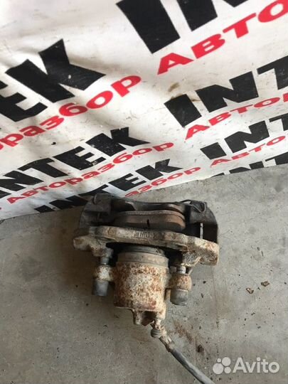 Суппорт передний левый Ford Focus 2