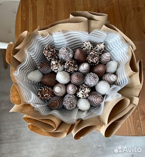 Клубника в шоколаде букеты