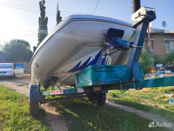 Лодка с мотором