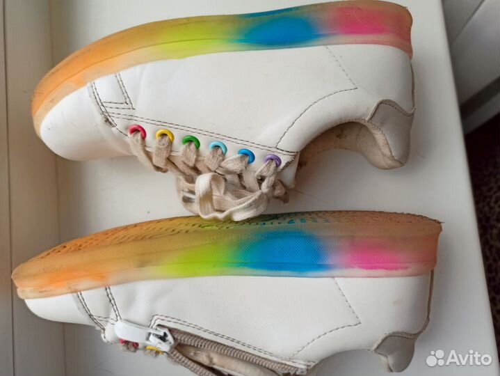 Кроссовки детские