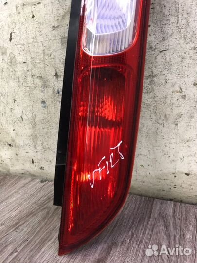 Фонарь задний правый Ford Focus 2 хетчбэк 5-ти дв