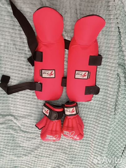 Щитки и перчатки