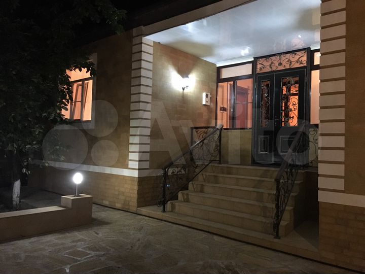 Дом 272 м² на участке 8 сот.