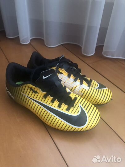 Бутсы футбольные Nike