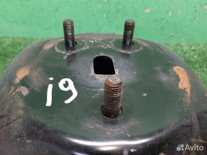 Кронштейн запасного колеса Toyota RAV4 A2 2003