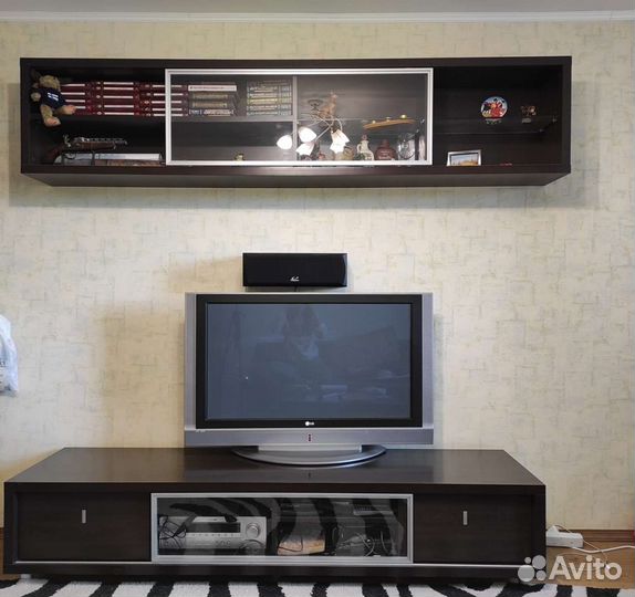 Тумба под телевизор, подвесная полка, стол