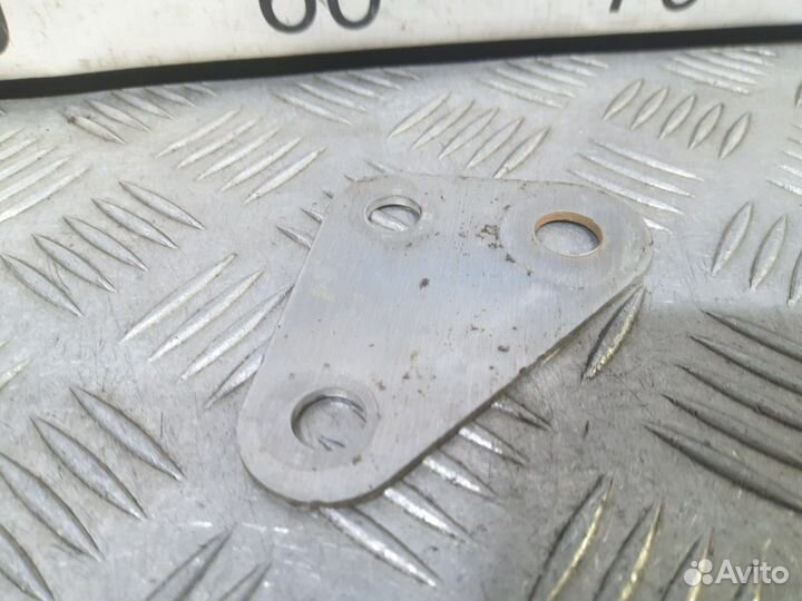 Б/У Пластина крепления рулевой рейки#001