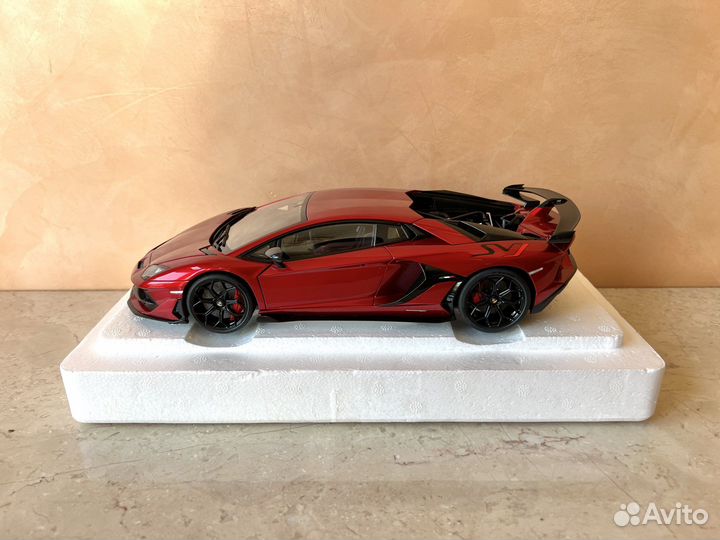 1/18 Autoart Lamborghini Aventador SVJ Red