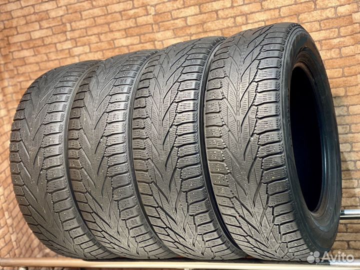 Nokian Hakkapeliitta R2 235/65 R18 110R