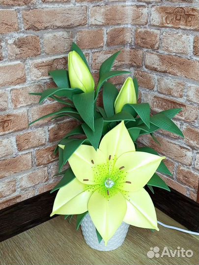 Светильник Лилия