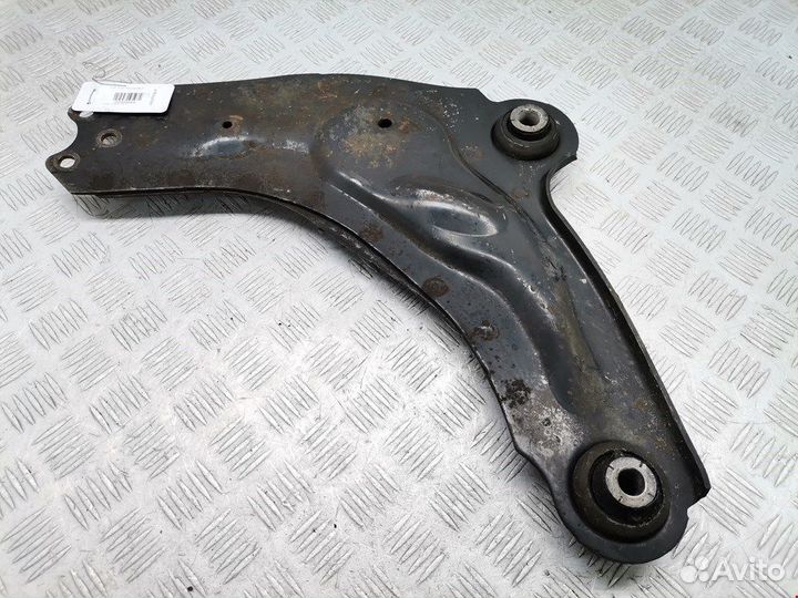 Рычаг передний правый Nissan Micra K11