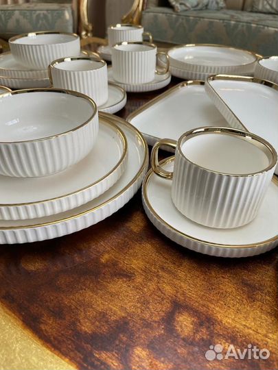 Набор столовой посуды сервиз