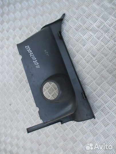 Накладка корпуса подножки левая верхняя Scania 180