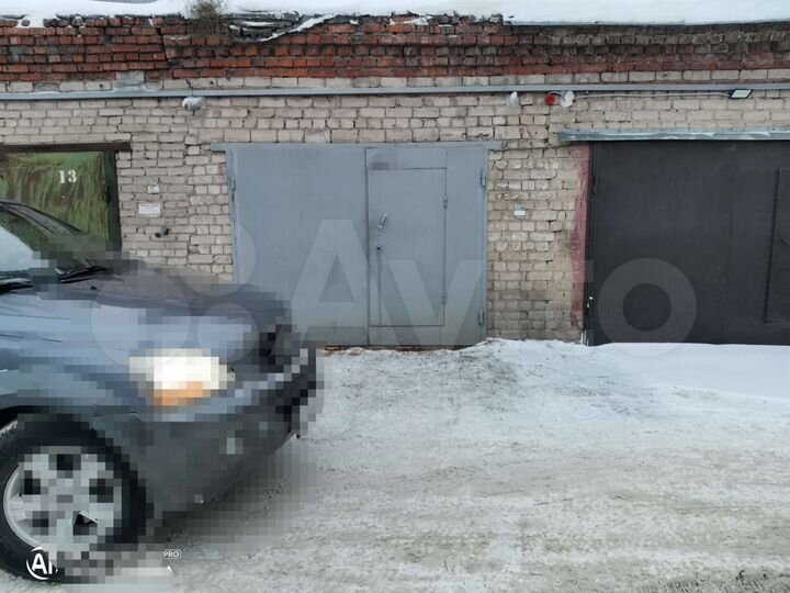 Гараж, > 30 м²