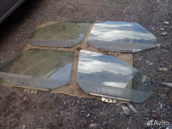 Боковое стекло ваз 2110