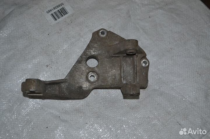 Кронштейн генератора 2110