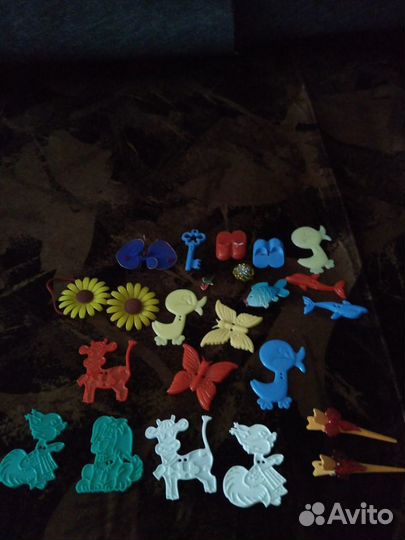 Продаю значки 