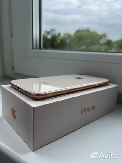 Телефон iPhone 8 plus gold 64gb