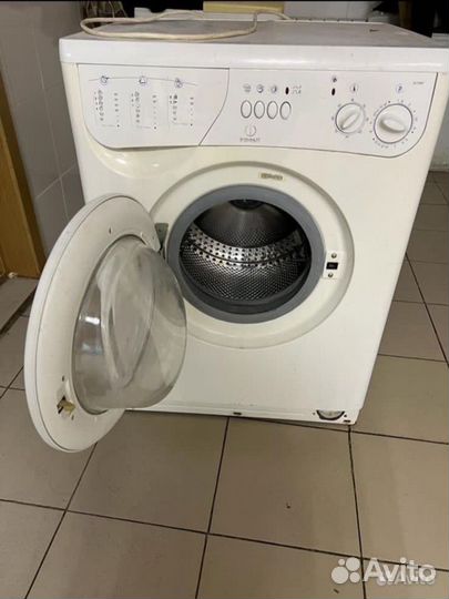 Стиральная машина бу indesit w104T или запчасти