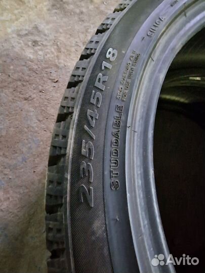 Delinte WD42 235/45 R18 98T