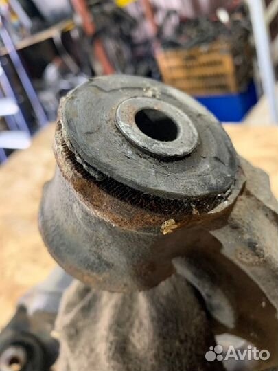 Рычаг подвески передний правый Volkswagen Touareg