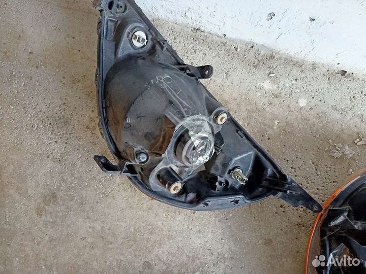 Фара на honda fit GD1