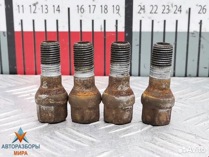 Болт колесный Citroen C4 Picasso 2006 701601139B