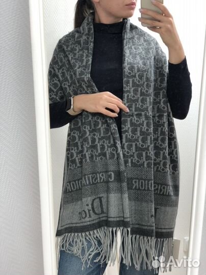 Шарфы и палантины в стиле Dior