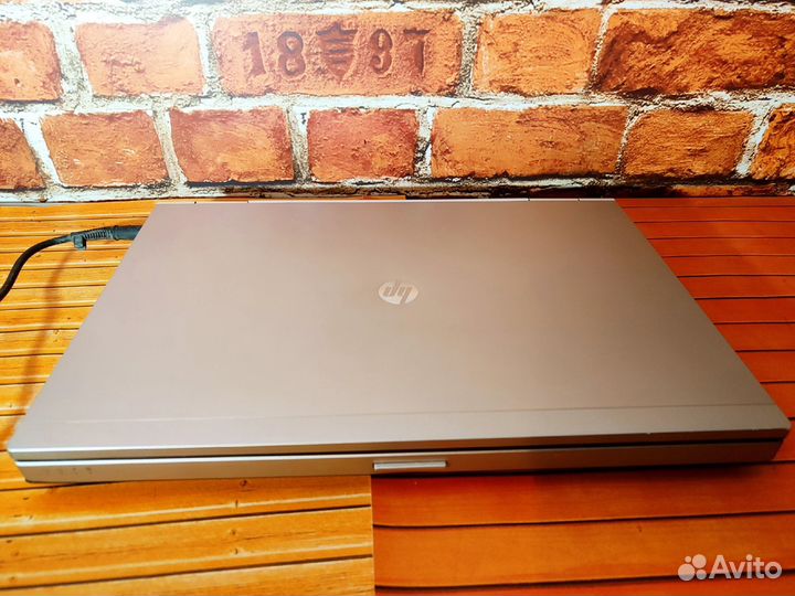 HP Elitebook 8460p-i7-3 Gen \8 Озу\ 1 GB видео\SSD