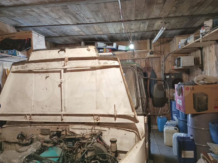 Гараж, > 30 м²