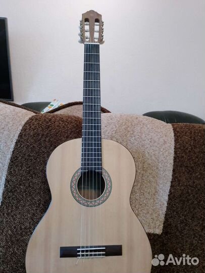 Классическая гитара yamaha c40m