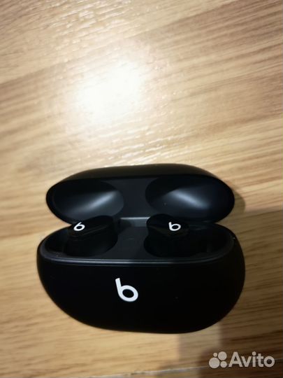 Беспроводные наушники Beats Studio Buds