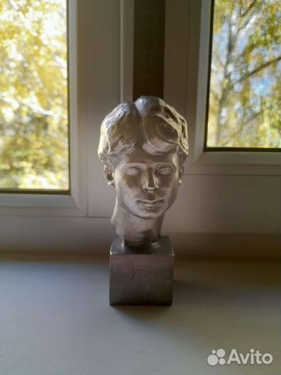 Бюст есенина.Силумин
