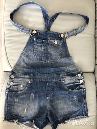 Джинсовые шорты комбинезон bershka