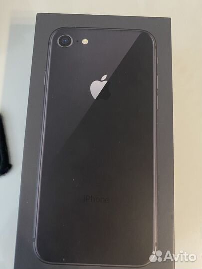 Телефон iPhone 8 64 gb