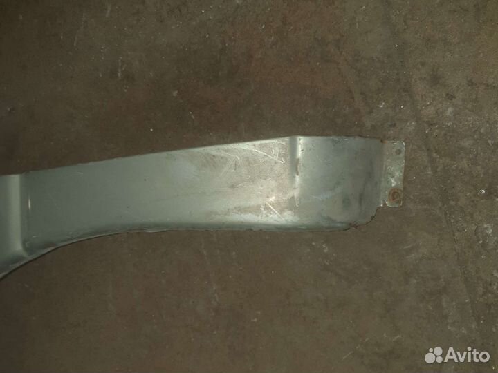 Крыло переднее левое Крайслер Вояджер 3