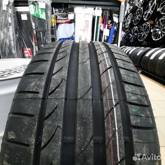 Tracmax X-Privilo TX3 255/40 R19 100Y