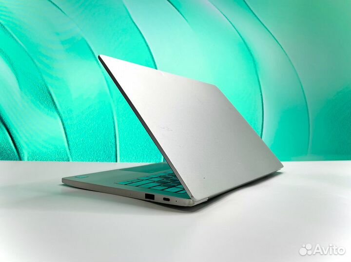 Ноутбук Xiaomi Mi Notebook Air / GeForce / Core i7