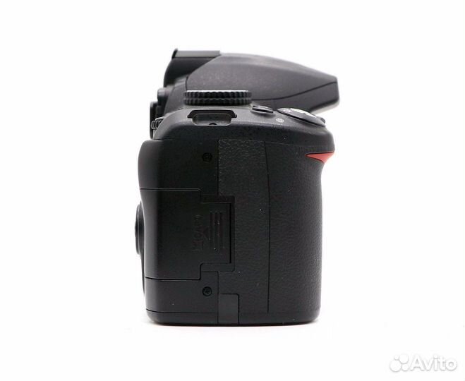 Nikon D3000 body (пробег 19390 кадров)