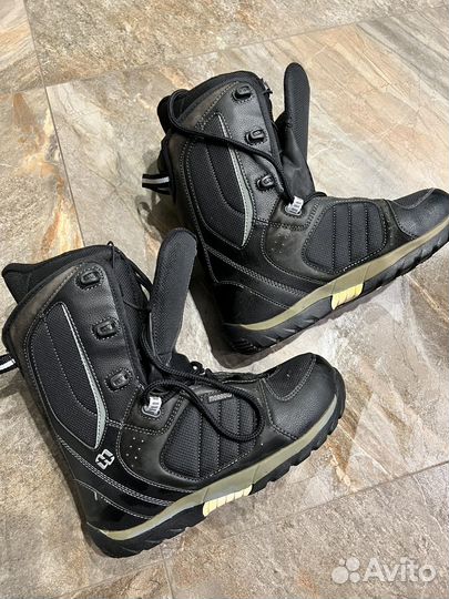 Сноубордические ботинки 38